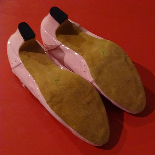 Ladies pink dance shoes - 45mm heel - size 4 - 12.5